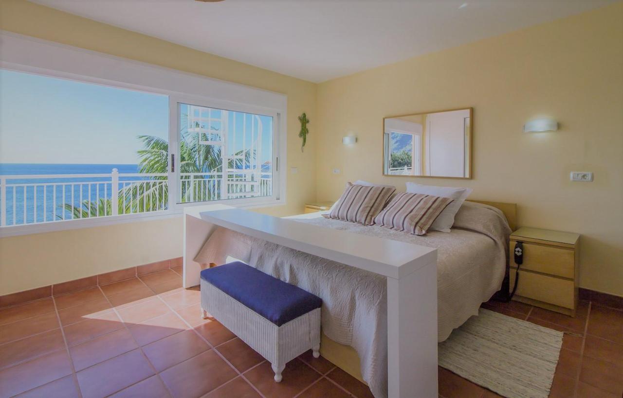 Villa In Protected Space In Front Of The Sea 洛斯雷尔雷赫斯 外观 照片