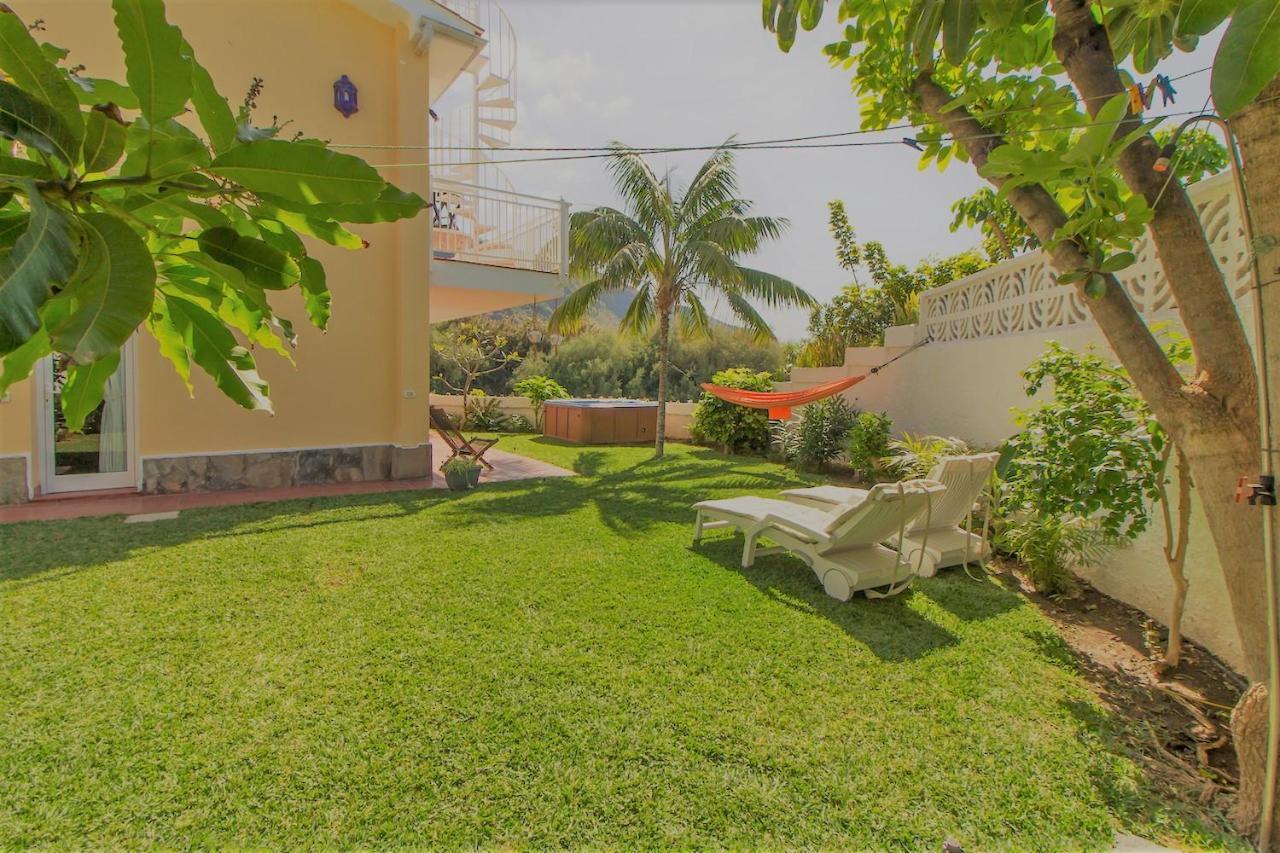 Villa In Protected Space In Front Of The Sea 洛斯雷尔雷赫斯 外观 照片
